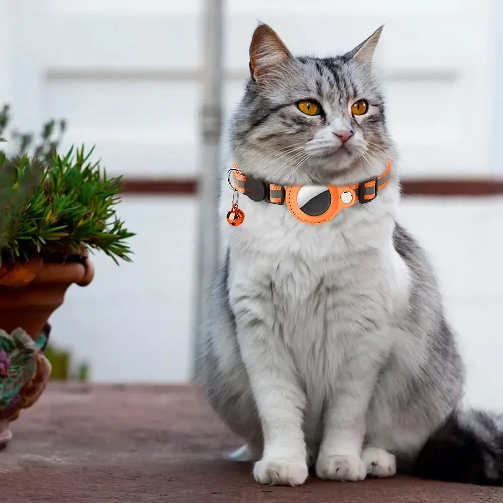 Reflective Cat Collar with Apple AirTag Holder Adjustable and Stylish Design for Kitten Safety